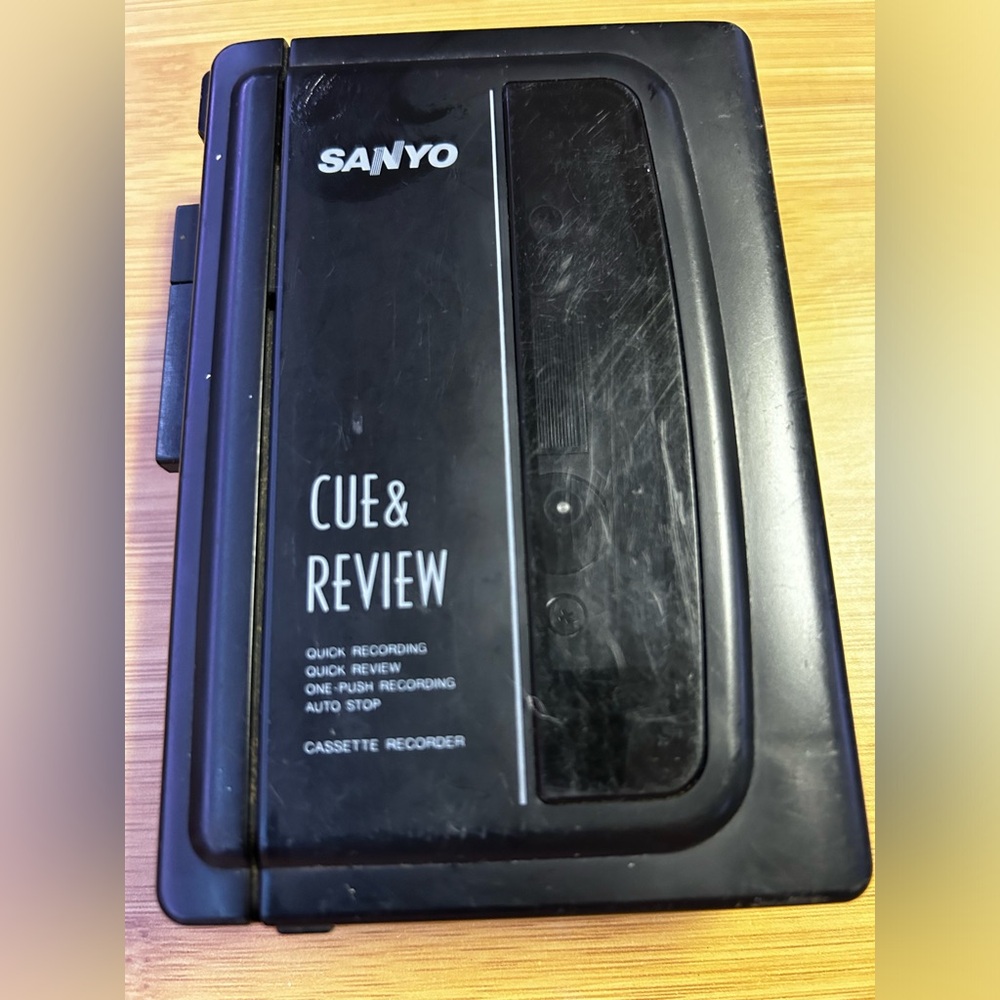 Vintage SANYO Cue & Review Portable Cassette Recorder Model M1018 Works